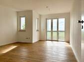 Wohn- und Schlafzimmer - Helle 1-Raumwohnung mit Balkon in Frankenberg mieten