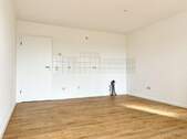 offene Küche mit Fliesenspiegel - 1 Zimmer Etagenwohnung in Frankenberg