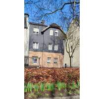 Ideal zum Eigennutz! Erd- und Obergeschoss freigezogen mit zwei Garagen in Recklinghausen