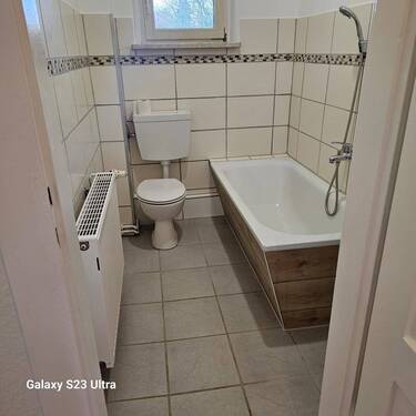 Wannenbad.jpeg - Etagenwohnung mit 55,40 m&sup2; in Frankfurt (Oder) zur Miete