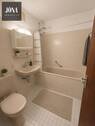 Bad mit Badewanne - 