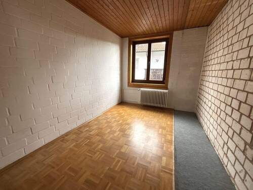 Ankleidezimmer vom Schlafzimmer - 