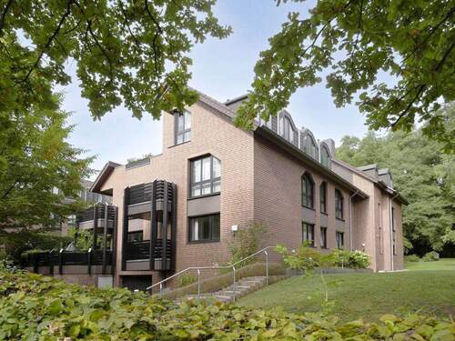 Hausansicht - Bad Wilhelmshöhe Am Mulang Freiwerdende 3-Zimmer-Wohnung mit 2 Balkonen, Keller und Tiefgaragenplatz