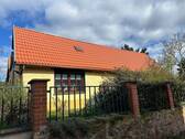 Objektansicht - Charmantes Einfamilienhaus mit rustikalem Flair, Gartenidylle und viel Gestaltungspotenzial in Wettin-Löbejün!