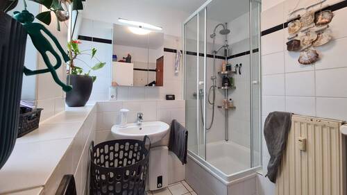 EH 2 - EG links - Duschbad - 