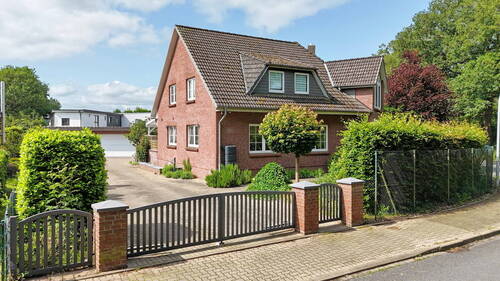 Außenansicht - 5 Zimmer Doppelhaushälfte zum Kaufen in Holm