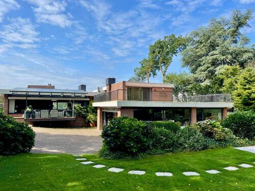 Rückwärtige Hausansicht - Bungalow nahe dem Wald- und Erholungsgebiet Langes Tannen