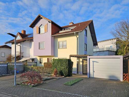 Vorderansicht - Familienfreundliche Doppelhaushälfte mit Wintergarten & Garage - Wohnen auf Erbpacht mit Kaufoption