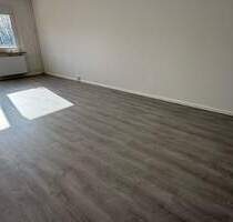 2 Monate kaltmiefrei - Modernem Bodenbelag - großer Südbalkon - Viel Platz für ALLE!! - Chemnitz Kappel