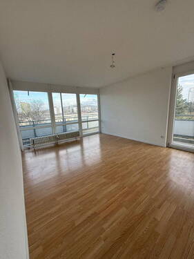 Bild 1 - Attraktive 3-Zimmer-Wohnung-kernsaniert-3.OG