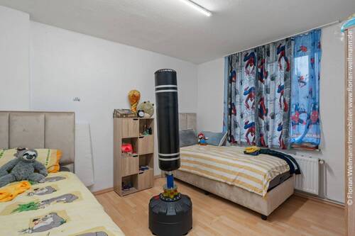 Zimmer 2 im Dachgeschoss 11.80m² - 