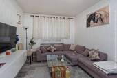 Wohnzimmer im Erdgeschoss 17,81m² - Mehrfamilienhaus, Wohnhaus mit 179,90 m&sup2; in Bremen zum Kaufen