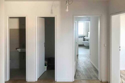 Flur - 4 Zimmer Etagenwohnung zum Kaufen in Erlangen