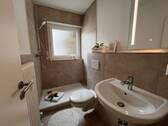 Gästebad mit Dusche - 