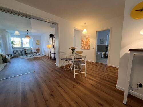 Flur - Erstbezug! Hochwertig renovierte 3 Zimmerwohnung mit beeindruckender Aussicht