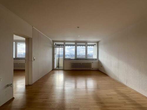 Wohnzimmer - 2 Zimmer Etagenwohnung zum Kaufen in Erlangen