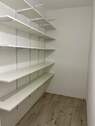 Abstellkammer mit Regalsystem - 
