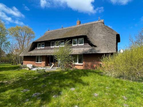 Hausansicht - 1 Zimmer Mehrfamilienhaus, Wohnhaus zum Kaufen in born