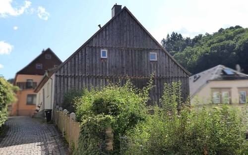 Giebelseite - 9 Zimmer Mehrfamilienhaus, Wohnhaus zum Kaufen in Bad Berneck