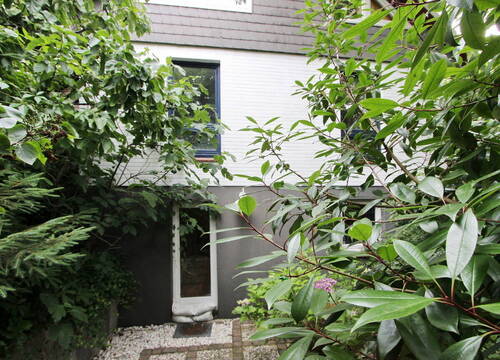 Terrasse Souterrain mit Zugang zum Keller - 