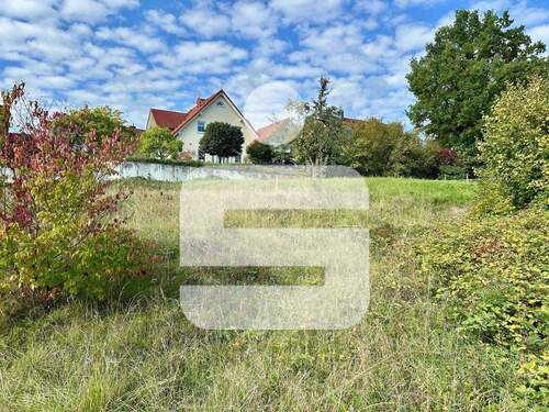 Titel - Ca. 420 m² Bauland in Forchheim-Burk...Ihr Traumgrundstück: Ruhig und familienfreundlich