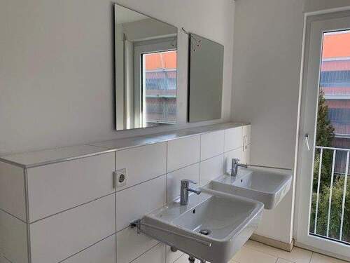 Badezimmer - Etagenwohnung mit 86,00 m&sup2; in Nürnberg zur Miete
