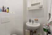 Badezimmer im Obergeschoss 1.35m² - 