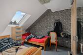 Zimmer 2 im Dachgeschoss 7.67m² - 