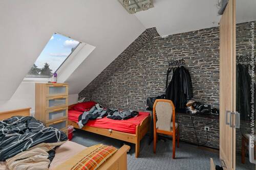 Zimmer 2 im Dachgeschoss 7.67m² - 
