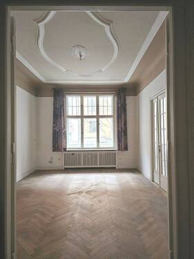 Großes Zimmer zur Straße - Etagenwohnung mit 168,00 m&sup2; in Berlin zum Kaufen