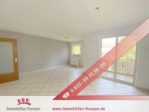 Titelbild - Trier-Heiligkreuz: Stadtnahe 3 ZKB- Wohnung mit Balkon, Einbauküche & Tiefgaragenplatz - einfach einziehen & wohlfühlen!