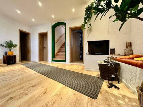 Willkommen zu Hause - Ideal für Unternehmer !!! Staunen - Verlieben - Einziehen - Wohlfühlen Modern möbliertes Bauernhaus mit Geschichte - die besondere Immobilie