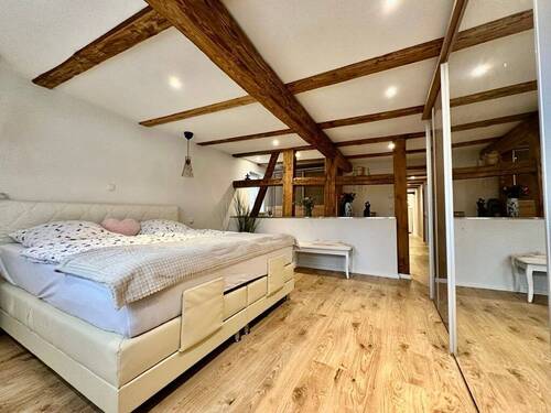 angrenzender Ankleidebereich - 