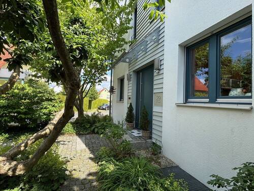 Hauseingang - 5 Zimmer Einfamilienhaus in Aurachtal