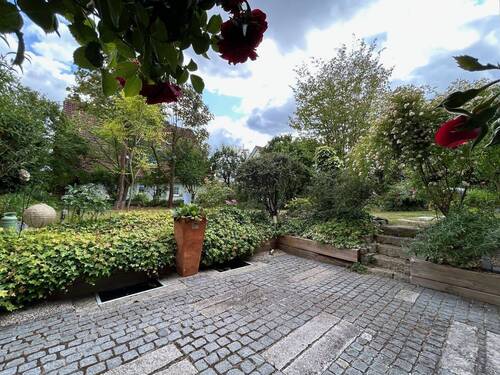 Terrasse auf Ebene Untergeschoss - 