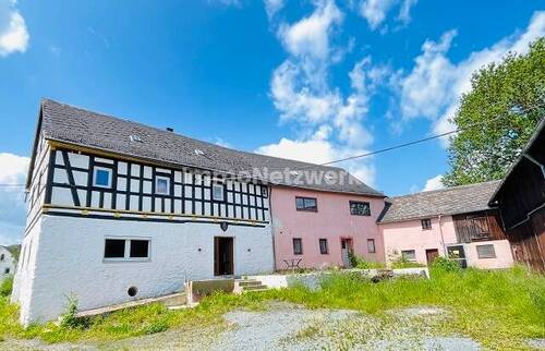 Gesamt Hof innen - 6 Zimmer Bauernhaus, Landhaus zum Kaufen in Köditz