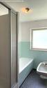 Bad mit Dusche u. Badewanne - 