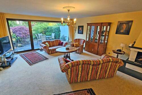 Wohnen (EG) - 5 Zimmer Reihenmittelhaus in Bergisch Gladbach