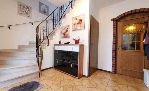 Eingangsbereich - 5 Zimmer Mehrfamilienhaus, Wohnhaus zum Kaufen in Velen