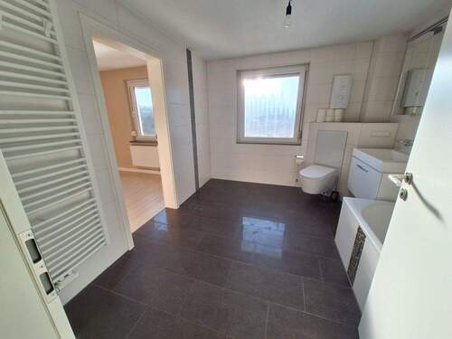 Badezimmer im Obergeschoss - 