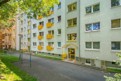 Hausansicht_Liebknechtstraße 28-30 - Etagenwohnung mit 62,90 m&sup2; in Plauen zur Miete