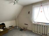 Arbeitszimmer / Kinderzimmer (möglich: Bad, siehe Grundriss) - 