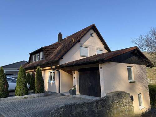 Bild 2 - 9 Zimmer Einfamilienhaus zum Kaufen in Ernsbach