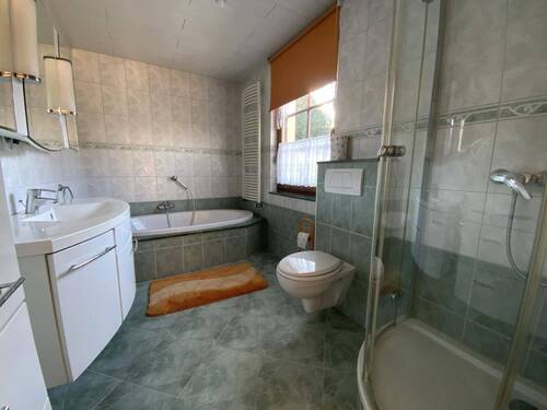 Badezimmer Erdgeschoss - 