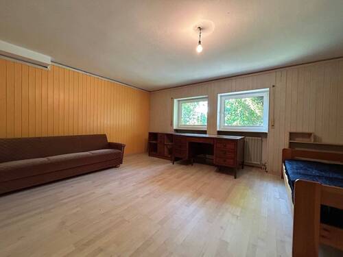Großes Zimmer im Untergeschoss - 