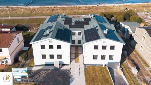 Strandvilla Glowe Dachansicht Drohne Solar - 