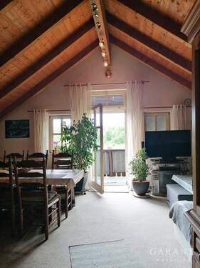 Wohnbereich - Herrliche Dachgeschosswohnung mit Balkon!