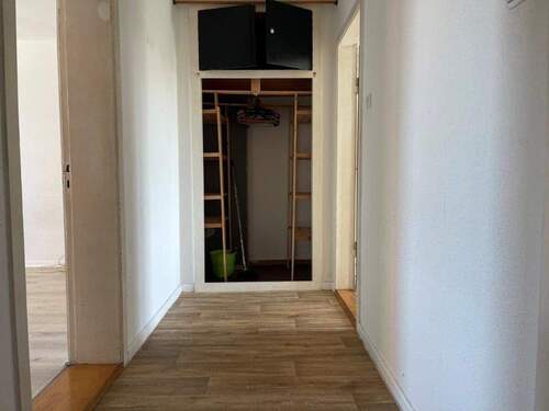 Flur - Etagenwohnung mit 40,30 m&sup2; in Kiel zur Miete