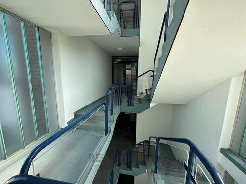 Treppenhaus.jpg - 1 Zimmer Büro in Hamburg