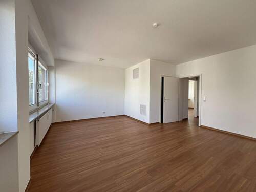 Behandlungsraum 2 - Büro in Erlangen zum Kaufen